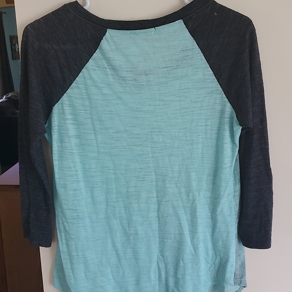 Maurices Graphic Tee 3/4 sleeves Small - Picture 3 of 3